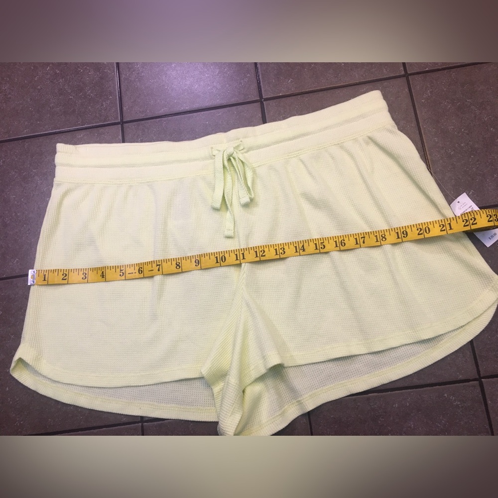 GAP Shorts - Picture 5 of 6